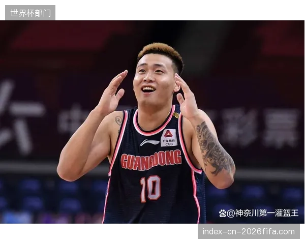北京队后卫赵睿合同即将到期，其顶薪续约权成为多队争夺焦点。